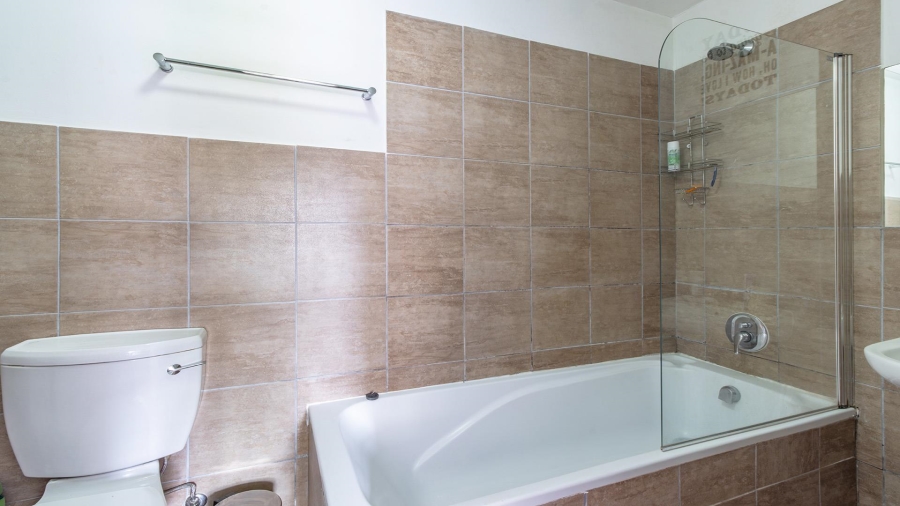 2 Bedroom Property for Sale in Zonnebloem Western Cape
